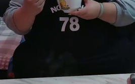 71斤小姐姐吃饭没有,健康饮食与生活态度